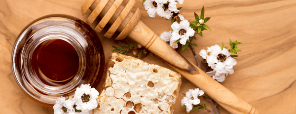 Die 9 Vorteile von Manuka Honig